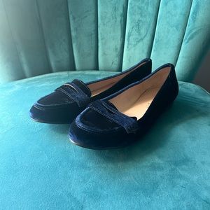 Madden Girl Navy Velour loafers Women’s Size 8 1/2